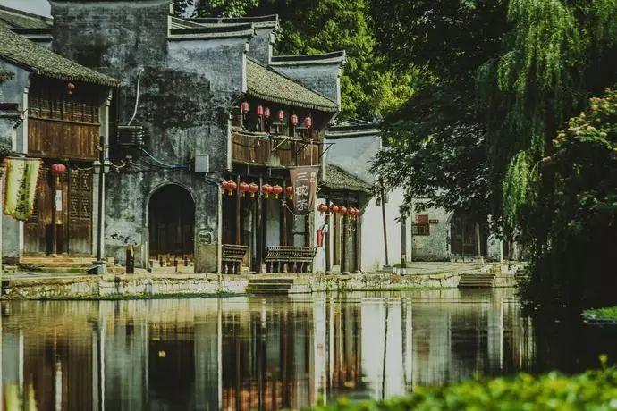 昌乐:八旬老人“烙笔生花”创作众多佳作 初心不改愿把“老手艺”传给更多人